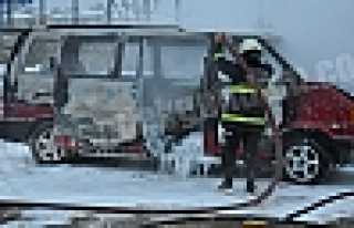 ARAÇ YANARAK KULLANILAMAZ HALE GELDİ