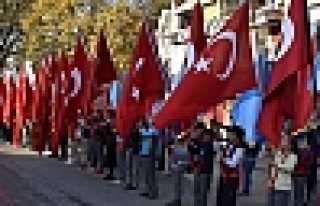 Atatürk Saygıyla Anıldı