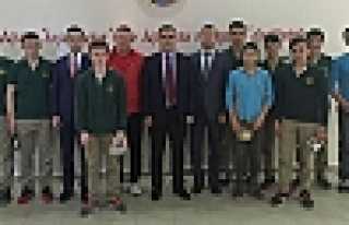 BAŞARILI GÜREŞÇİLERDEN AKBIYIK’A ZİYARET