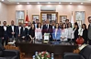 Başkan İçin Anlamlı Hediye