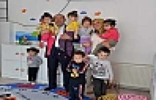 BAŞKAN PÜSKÜLLÜ MİNİKLERİ ZİYARET ETTİ