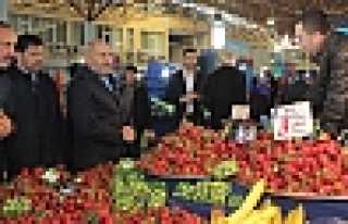 BAŞKAN PÜSKÜLLÜ, PAZARYERİNİ GEZDİ