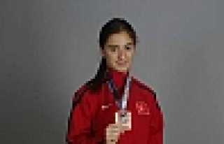 BEYZA ÜNLÜSOY'DA DÜNYA İKİNCİSİ