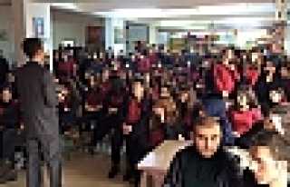 Bİ DÜNYA KADIN ANLATILDI