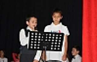 BİR DEMET ŞİİR DİNLETİSİ