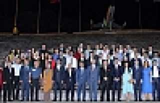 Biz Birlikte Büyük Bir Aileyiz