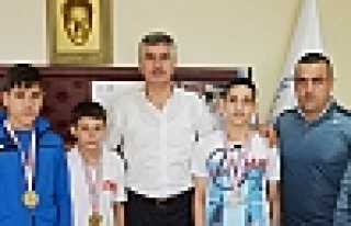 BOKSTA ŞAMPİYON GENÇLERİ AĞIRLADIK