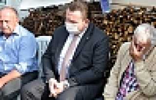 Bülbül Acılı Aileyi Yalnız Bırakmadı  