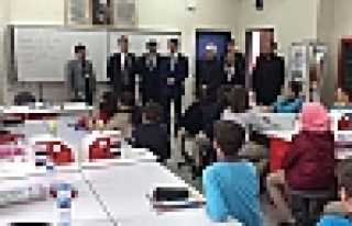 BURHAN OKUL ZİYARETLERİNDE BULUNDU