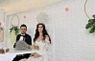 Buse ve Samet Dünya Evine Girdi