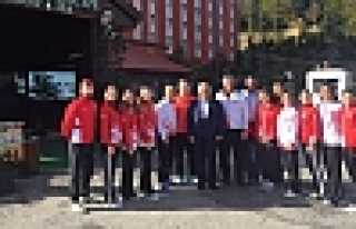 BÜŞRA’YI KAMPTA YALNIZ BIRAKMADILAR