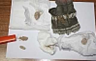 ÇAKMAĞIN İÇİNDEN EROİN FIŞKIRDI