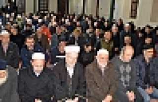 Camiler Doldu Taştı