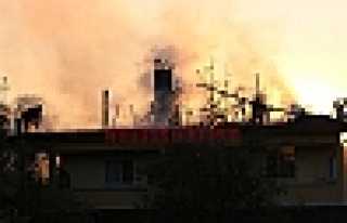 ÇATI YANGINI KORKUTTU