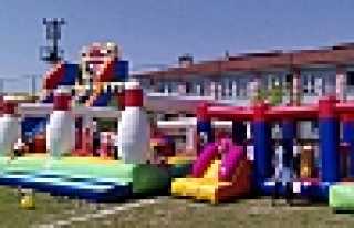 Cumhuriyet Okulunda Yıl Sonu Şenliği