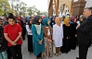 DEĞERLERİNE BAĞLI BİR NESİL