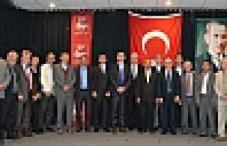 DEMOKRAT PARTİDE BAYRAĞI AKICI DEVRALDI