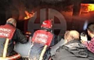 Depo Yangını Söndürüldü