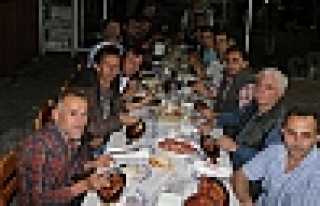 DİKMEN OYUNCULARINA MORAL YEMEĞİ