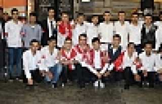 DİKMENLİLER ASKERLERİNE SAHİP ÇIKTI