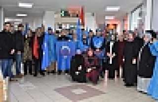 Doğu Türkistanlı Grup Hendek’e Geldi