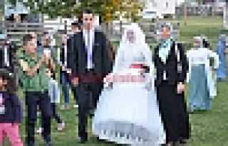 DÜĞÜN İÇİN YAYLAYI SEÇTİLER