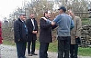 ECEVİT KELEŞ VE SELAMİ KARAKADI KAHRAMAN KÖYÜNDE