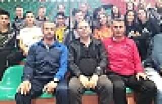 Eğilmez’den Hendekli karatecilere ziyaret