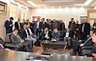 Ekrem Yüce Hendek Belediyesini Ziyaret Etti