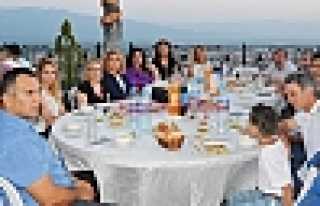 EL ELE ENGELLİLER DERNEĞİ İFTARDA BİR ARAYA GELDİ