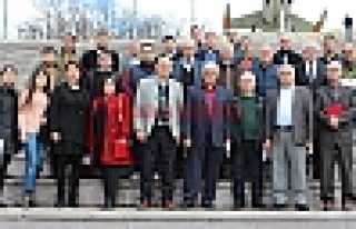 EMLAK KURSİYERLERİ SERTİFİKALARINI ALDI