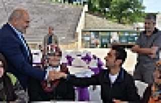 ENGELLERİ HEP BİRLİKTE AŞIYORUZ