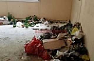 ESKİ HASTANE ŞARAPÇILARIN MEKÂNI OLDU