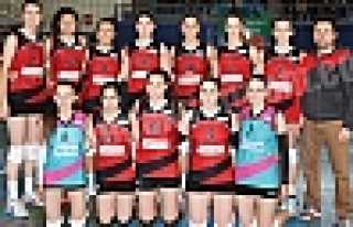 FİLENİN SULTANLARI KOMŞU TANIMADI  