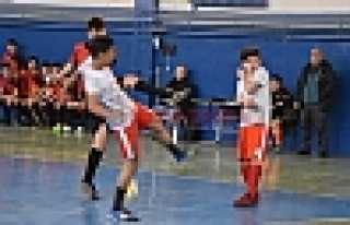 FUTSAL’DA GRUP MÜSABAKALARI DEVAM EDİYOR