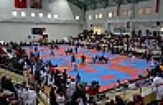 GAFFAR OKKAN KARATE TURNUVASI YAPILDI