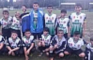 GALİBİYETİNE ÇAMURDA ENGEL OLAMADI