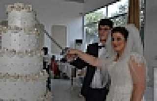 GAMZE VE FAHRİ BİR ÖMÜR HAYATA EVET DEDİ