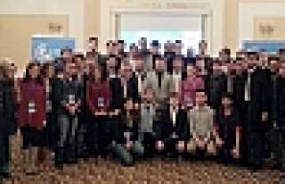 GENÇLERİN BAKIŞIYLA YÖNETİM MODELLERİ