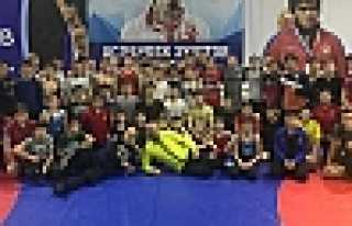 Güreşçilerimizden 9 Madalya