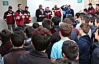 HAKUT ÖĞRENCİLERİ BİLİNÇLENDİRİYOR