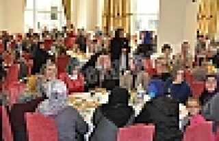 HANIMLAR ÜLKEYE İSTİKAMET VERENDİR