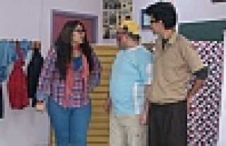 HAYDİ ÇOCUKLAR TİYATROYA