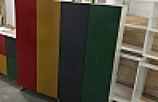 Hayırsever Esnaf Bu Kez Minikleri Sevindirdi