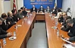 HENDEK AK PARTİ'’YE SÜPRİZ ZİYARET