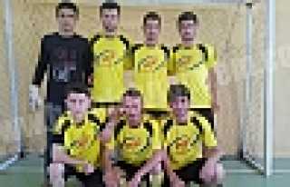 HENDEK ANADOLU LİSESİNDEN FUTBOL RESİTALİ