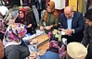 HENDEK BELEDİYESİ AŞURE DAĞITTI