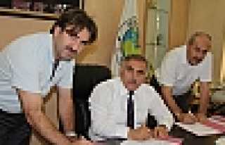 HENDEK BELEDİYESİ’NDE İMZALAR ATILDI