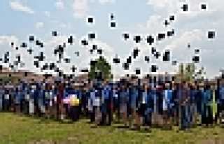 HENDEK EĞİTİM FAKÜLTESİNDE MEZUNİYET COŞKUSU