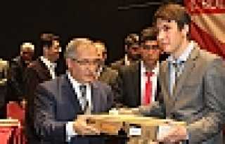 HENDEK İMAM HATİP BAŞARILARA DOYMUYOR 